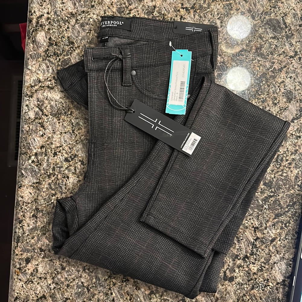 NEW W/ TAGS- Liverpool -Jacqueline Skinny Pants. From Stitch Fix.  size 8/29.